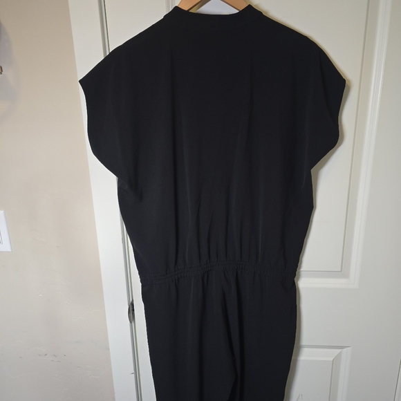Vince Shortsleeve Black Jumpsuit Romper Size 8 Career Evening Mobwife Travel - Picture 7 of 12